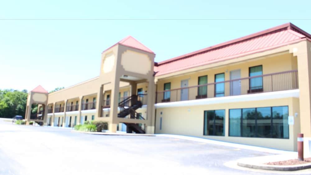 ซูเปอร์ 8 บาย วินด์แฮม โมบีล/ทิลแมนส์ แอเรีย Motel ทิลแมนส์คอร์เนอร์ ภายนอก รูปภาพ
